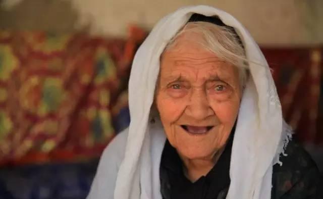 生于光緒12年，中國第一壽星已經(jīng)130歲了，就靠這5點(diǎn)！
