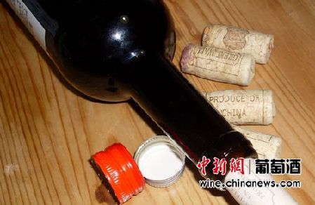 中新網(wǎng)1月12日電(葡萄酒頻道 劉虹利)年終來到，許多白領(lǐng)朋友的各類應(yīng)酬活動(dòng)比平日增多了不少，而“喝酒”作為應(yīng)酬中必不可少之事，或多或少令許多朋友感到頭疼。