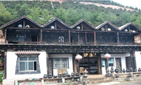 經(jīng)營(yíng)土陶的路邊店