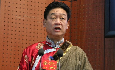黃政紅作《政府工作報告》