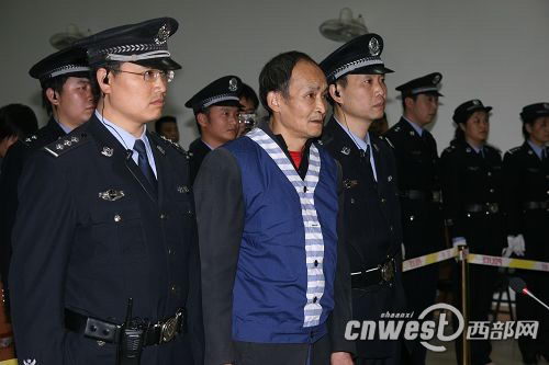 周正龍終審改口承認造假獲刑2年半緩期3年執(zhí)行