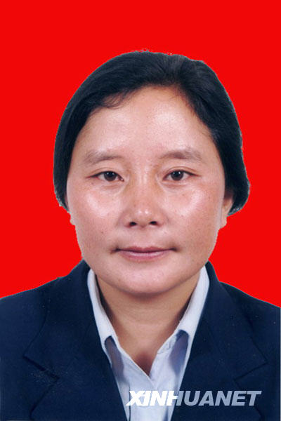 這是云南德欽縣云嶺鄉(xiāng)郵政所郵遞員尼瑪拉木(女，藏族)。