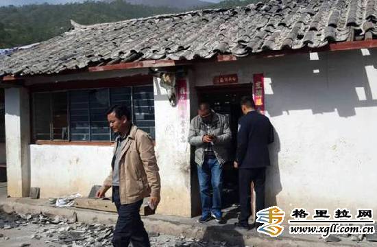 工作組正在現(xiàn)場查看受災情況
