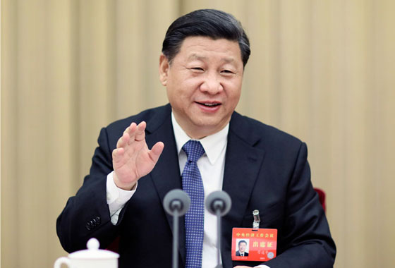2015年12月18日至21日，中央經(jīng)濟(jì)工作會(huì)議在北京舉行。中共中央總書記、國(guó)家主席、中央軍委主席習(xí)近平發(fā)表重要講話。 新華社記者蘭紅光攝