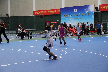 省運(yùn)會上我州青少年組籃球男女隊(duì)首戰(zhàn)雙雙告捷