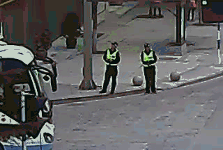 暖心！香格里拉交警執(zhí)勤時(shí)暈倒 過路市民緊急送醫(yī)