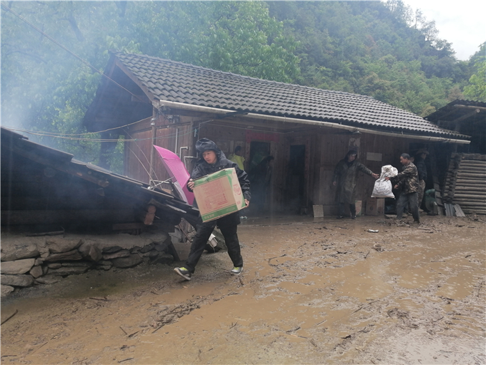 維西縣康普鄉(xiāng)扎子村發(fā)生泥石流災害無人員傷亡