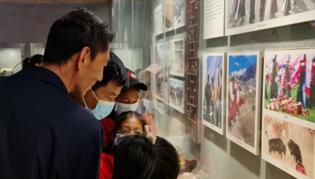 共青團(tuán)德欽縣委組織開展“青春心向黨 緬懷革命先烈”主題團(tuán)日系列活動(dòng)