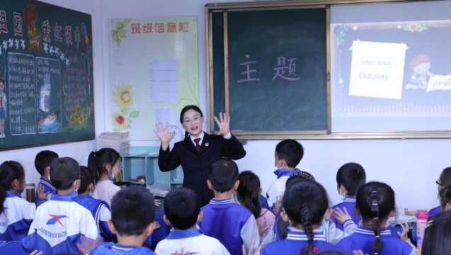 香格里拉市建塘小學(xué)一場別開生面的主題班會(huì)