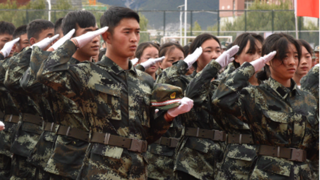 請(qǐng)檢閱，州民專軍訓(xùn)匯報(bào)表演！