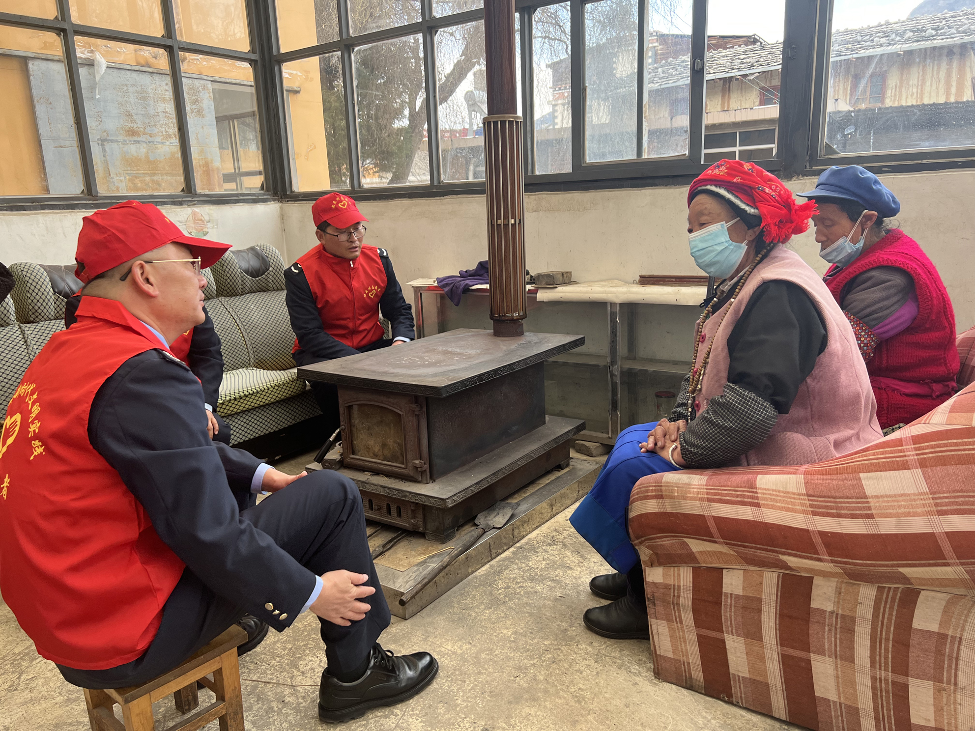 迪慶州陽江兩地稅務局開展“弘揚雷鋒精神 踐行稅務擔當”主題聯學共建活動