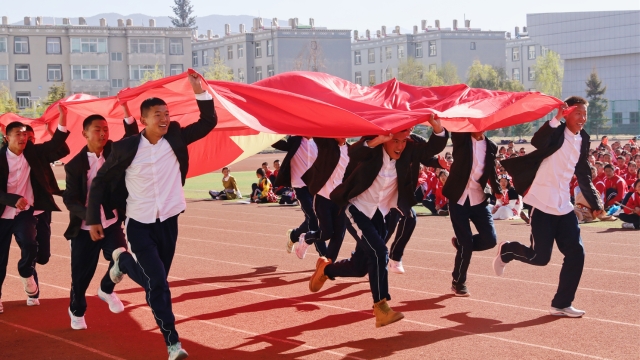 州民中運(yùn)動(dòng)會(huì)開幕