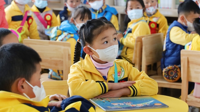 州幼兒園與香格里拉市實(shí)驗(yàn)小學(xué)共同開展“園校聯(lián)手 雙向銜接”活動(dòng)