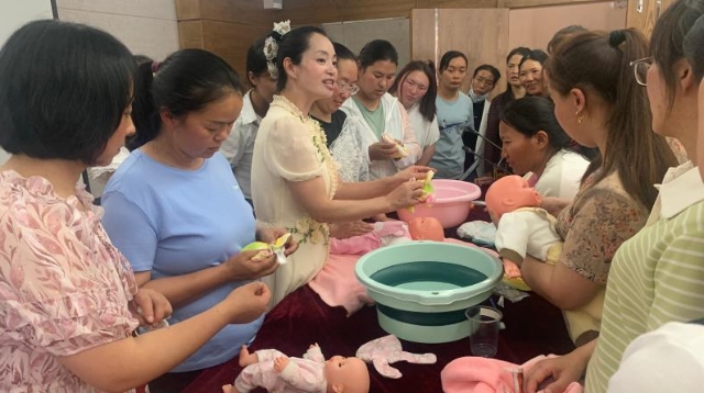 維西縣2023年家政“育嬰員”服務專業(yè)人員培訓（維西班）圓滿結束
