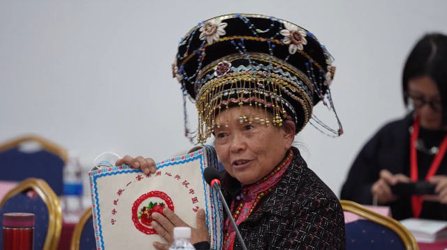 鑄牢中華民族共同體意識背景下傈僳族發(fā)展進步研討會召開，作為中華民族的一份子，我們應(yīng)該這樣做～