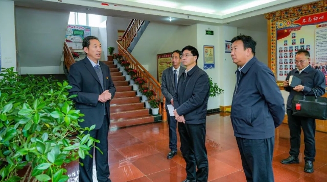 羅朝峰到州民族宗教事務(wù)委員會(huì)宣講習(xí)近平總書記考察云南重要講話精神 傳達(dá)省委十一屆八次全會(huì)要求