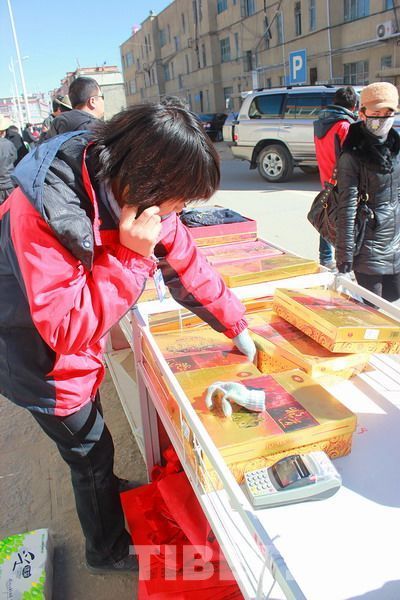 為了方便市民使用惠民卡，商家專門準(zhǔn)備了刷卡機(jī)