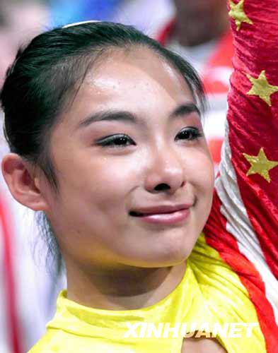2000年9月25日，中國選手劉璇在悉尼奧運(yùn)會女子平衡木決賽中獲得冠軍。這是劉璇得知自己獲得冠軍后激動地哭了。